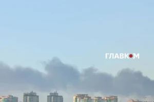 У Голосіївському районі Києва почалася пожежа після атаки РФ