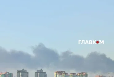 У Голосіївському районі Києва почалася пожежа після атаки РФ