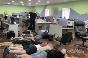 Посадовець Офісу генпрокурора «кришував» мережу шахрайських кол-центрів – слідство