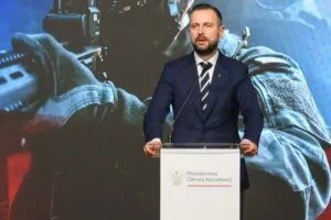 Міністр оборони Польщі звернувся до поляків із важливим закликом стосовно України