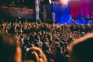 В Україні оновлено правила проведення масових заходів під час тривог