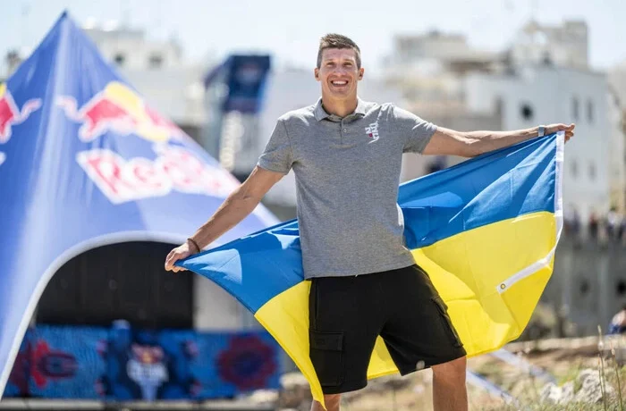 Український стрибун у воду став чемпіоном сезонного фіналу Red Bull Cliff Diving (відео)