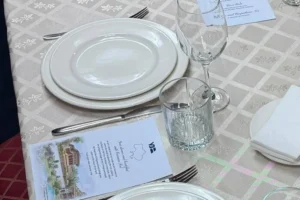 Чим пригощали Віткоффа і Кушнера в потязі «Укрзалізниці» (фото)