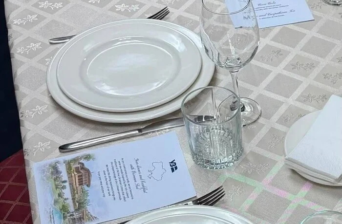 Чим пригощали Віткоффа і Кушнера в потязі «Укрзалізниці» (фото)