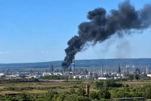 Зеленський підтвердив удари по російських НПЗ у трьох регіонах РФ