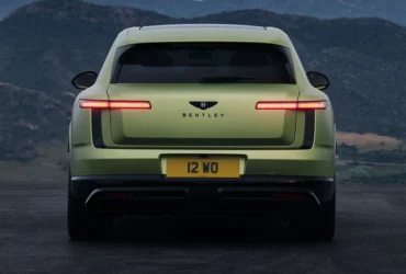 Bentley представила перший електромобіль в історії бренду