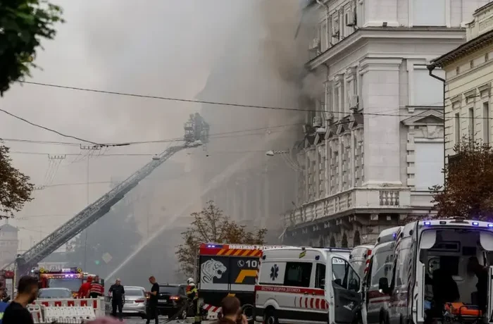 Чому Росія била по центральному офісу Служби безпеки України