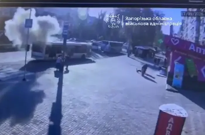 Російський FPV-дрон атакував пасажирський автобус у Запоріжжі