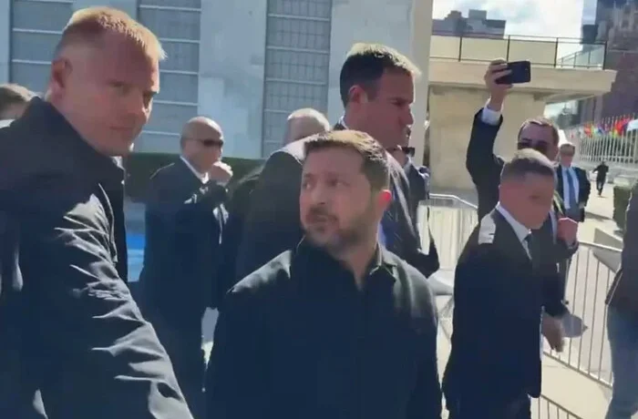 Зеленський різко відповів на запитання росіян про візит до Москви