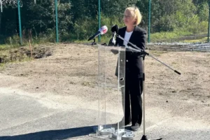 Фінляндія завершила зведення 200-кілометрового паркану на кордоні з РФ (фото)