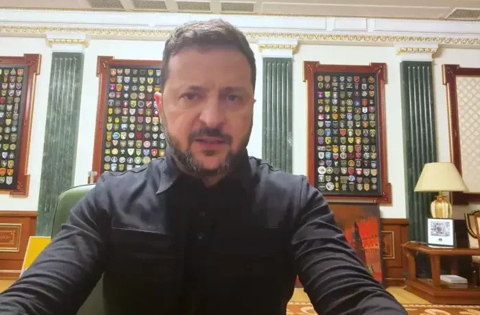 Зеленський розповів, коли Рада розгляне звільнення Руслана Кравченка