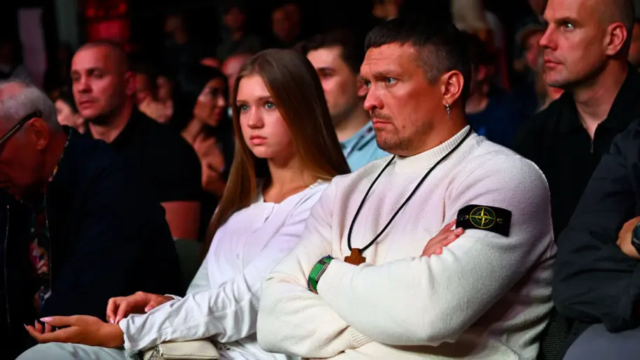 Олександр Усик з донькою Єлизаветою