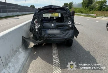 На Броварщині вантажівка зіткнулася з Renault, травмовано дівчину-підлітка