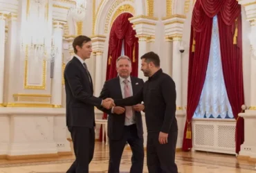Посланці Трампа передали Зеленському оновлений мирний план: FT розповіли деталі