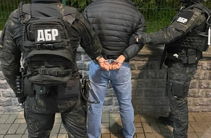 З України намагалися вивезти зразки зброї: правоохоронці розповіли подробиці