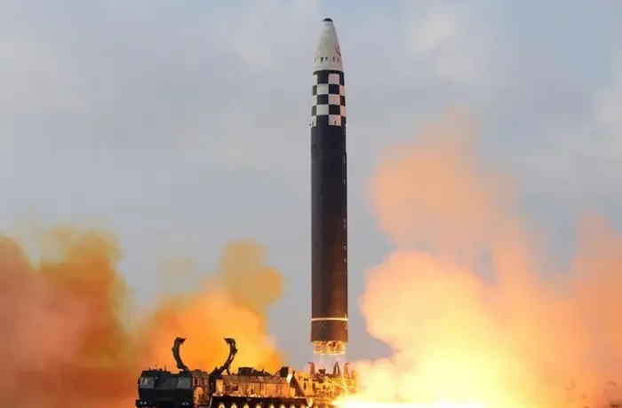 Північна Корея провела військові навчання із застосуванням ракет, БпЛА та артилерії