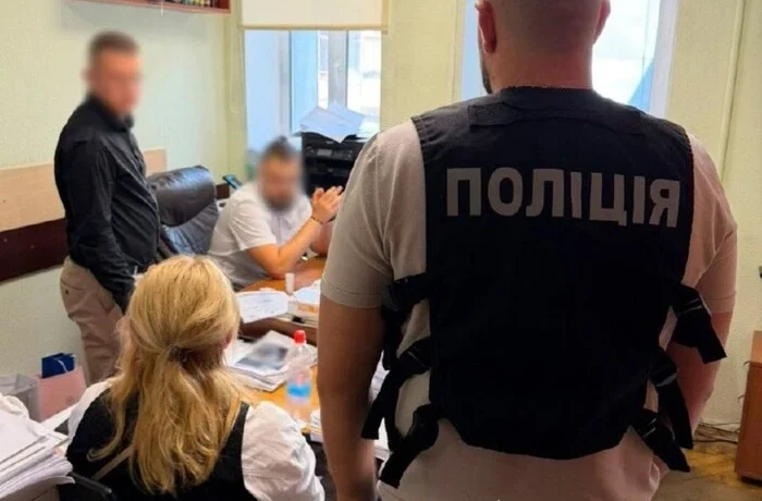 Переплата 700 тис. грн на прибиранні «Сирецького гаю»: підозру отримала столична чиновниця