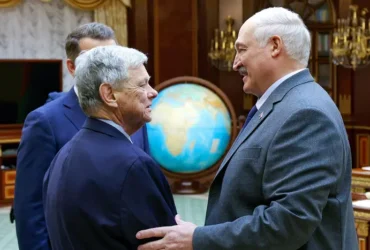 Лукашенко готується до торгу з Трампом. Що на кону