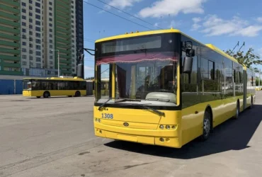 Два тролейбуси у Києві змінили маршрути через російську атаку