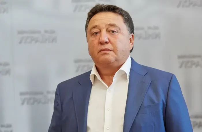 Нардепа оштрафували за російськомовну рекламу