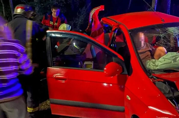 Зіткнення трьох авто під Києвом: травмовано четверо людей, серед них діти (фото)