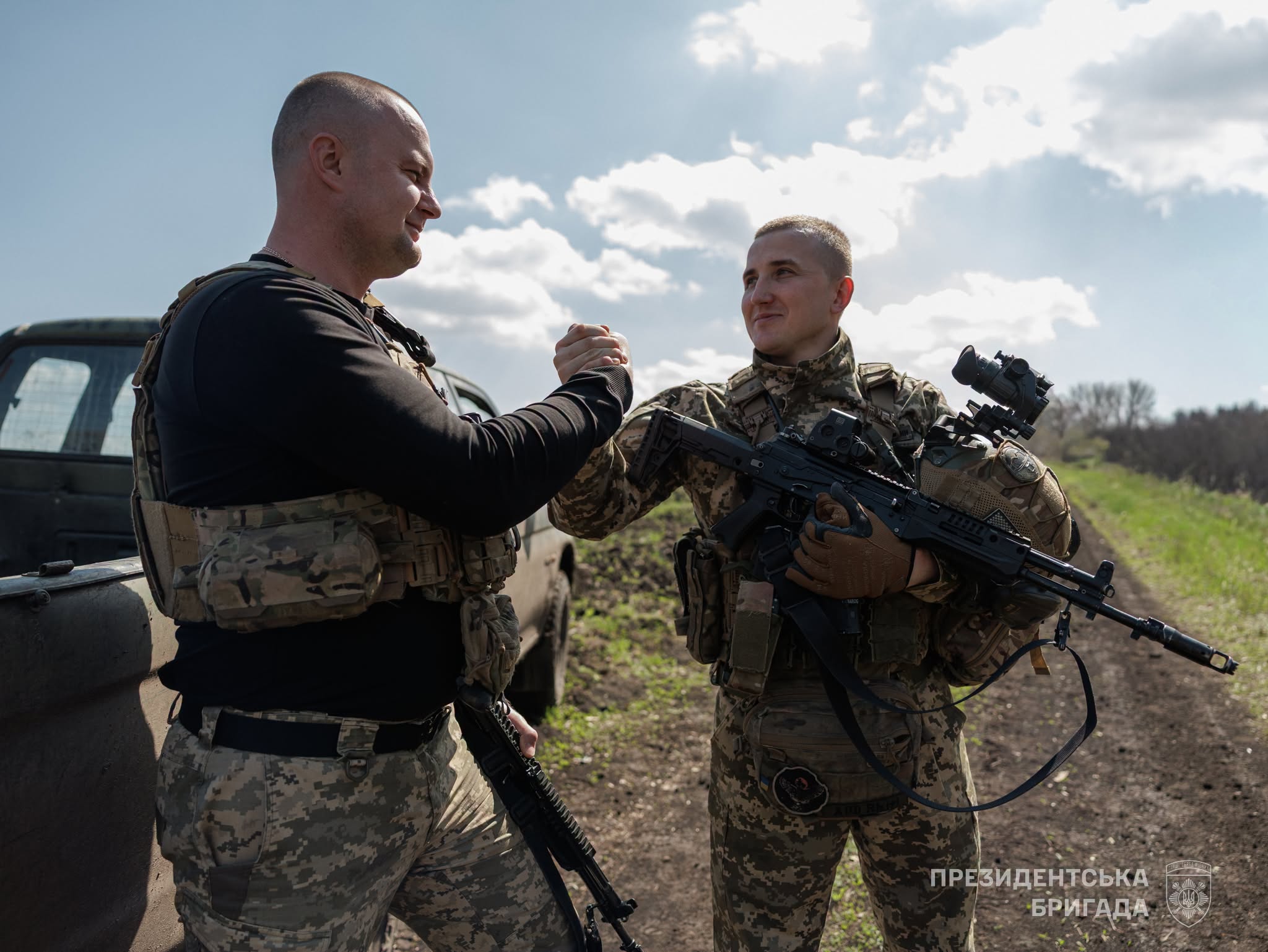 Командири зрозуміли, що бійці в полоні, за дивними відповідями по радіозв’язку. Історія дивовижного порятунку на фронті фото 3