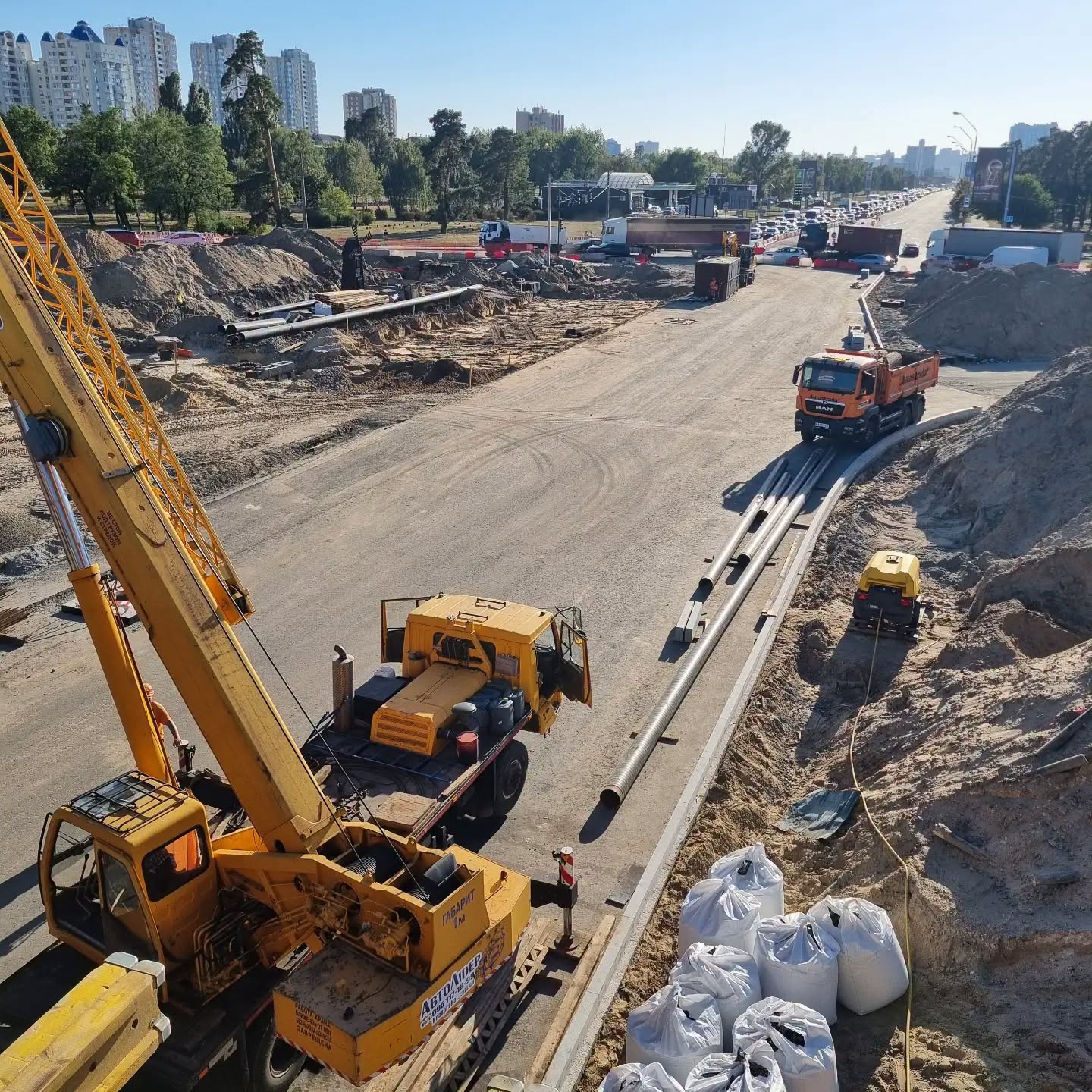 Асфальтове покриття під мостом вже оновлено