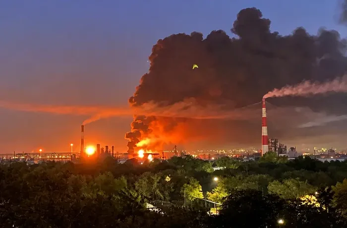 Дрони атакували один із найбільших НПЗ Росії