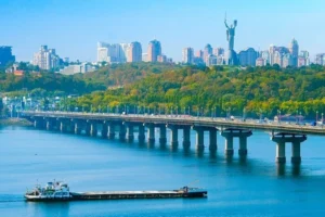 Рух мостом Патона у Києві буде обмежено до 7 вересня (схема)
