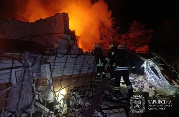 Росія обстріляла Харківщину й Дніпро: рятувальники дістали людей з-під завалів