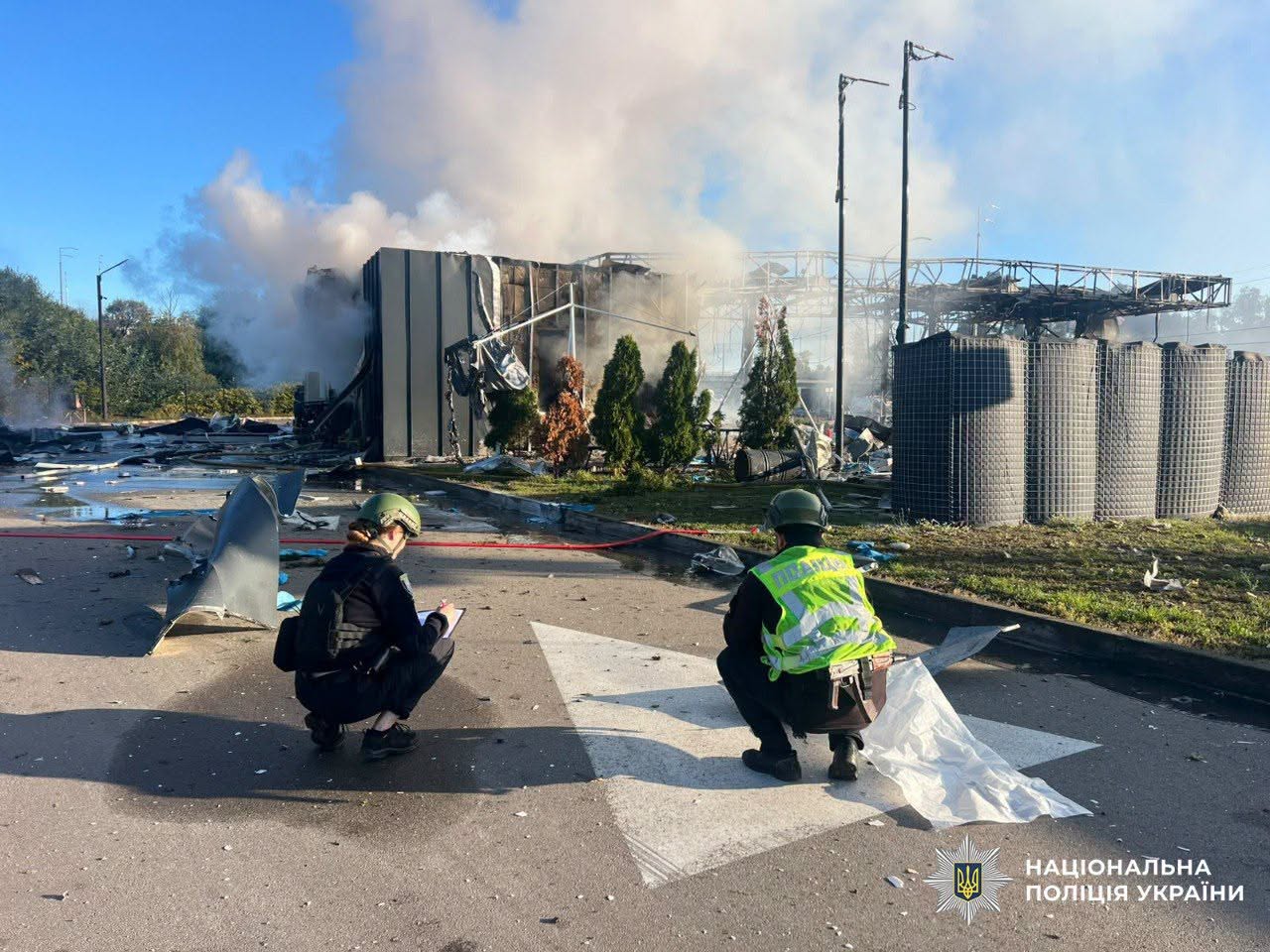 Правоохоронці на місці влучання ворожого дрона