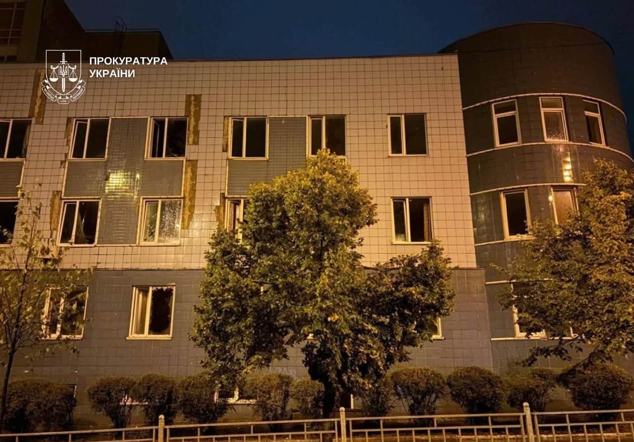 Будівля пологового після ворожої атаки