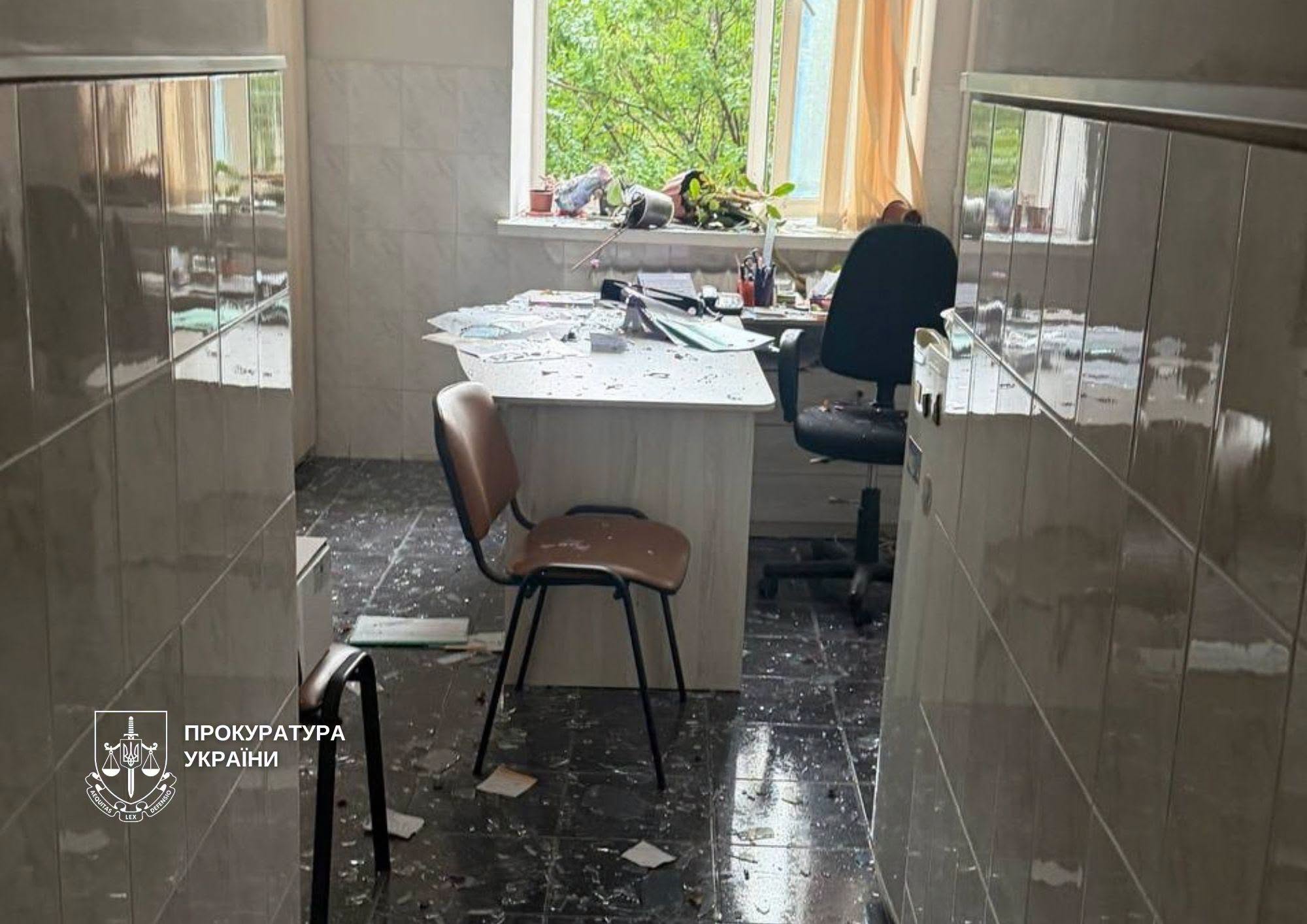 Вибито вікно в ординаторській у пологовому будинку Подільського району