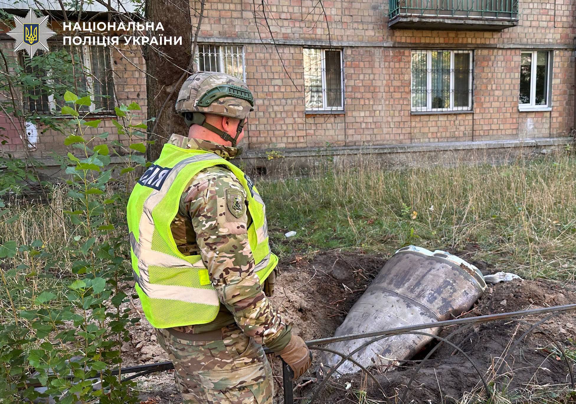Нездетонована бойова частина балістичної ракети впала біля житлового будинку