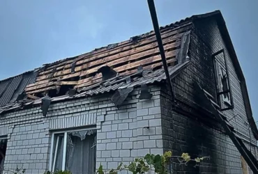 Атака на Київщину: у Бучанському районі через обстріл постраждала літня жінка (фото)