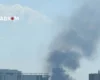 У Шевченківському районі Києва дрон пошкодив шестиповерхівку, є загоряння