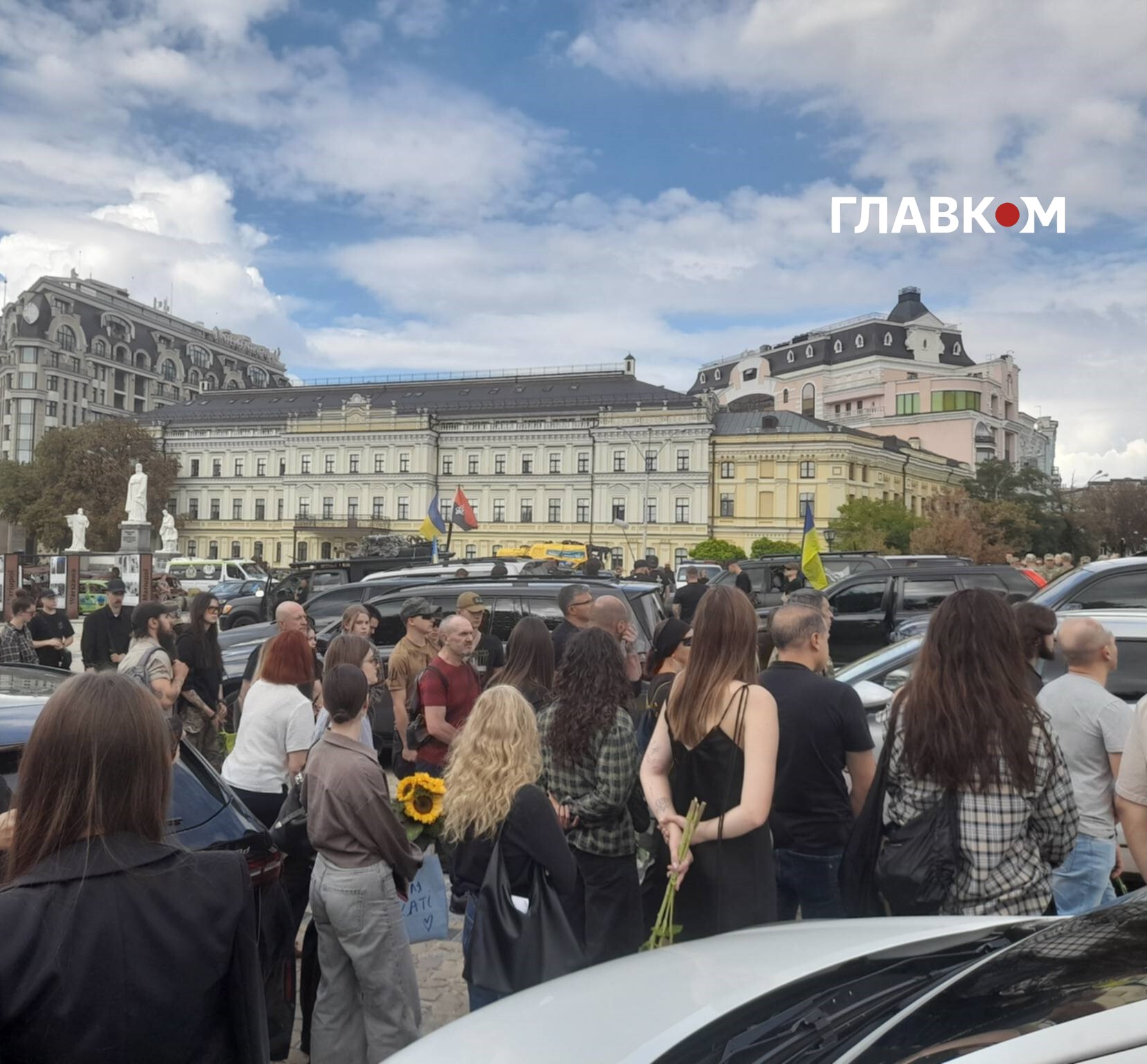 Траурна процесія біля Михайлівського собору
