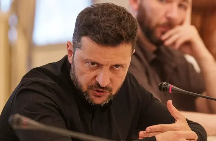 Зеленський жорстко висловився про росіян після масованої атаки у День знань (відео)