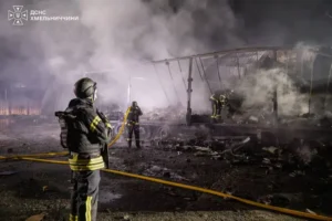 Нічна атака на Хмельницький. Рятувальники показали наслідки (фото)