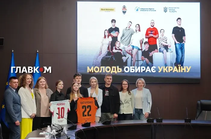 Освіта, робота, самореалізація – допомога для молоді з окупованих територій: деталі проєкту