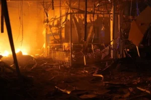 Росія атакувала Запоріжжя безпілотниками: загорівся торговельний центр