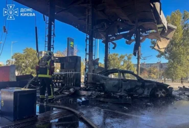 Удар по АЗС у Голосіївському районі: з’явилися фото з місця влучання