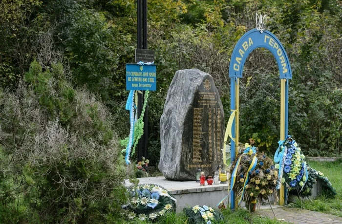У Польщі невідомі знову пошкодили пам’ятник воїнам УПА