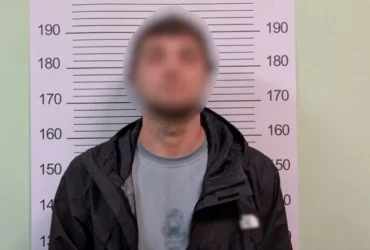 На Київщині чоловік влаштував стрілянину біля дитячого майданчика, є поранені