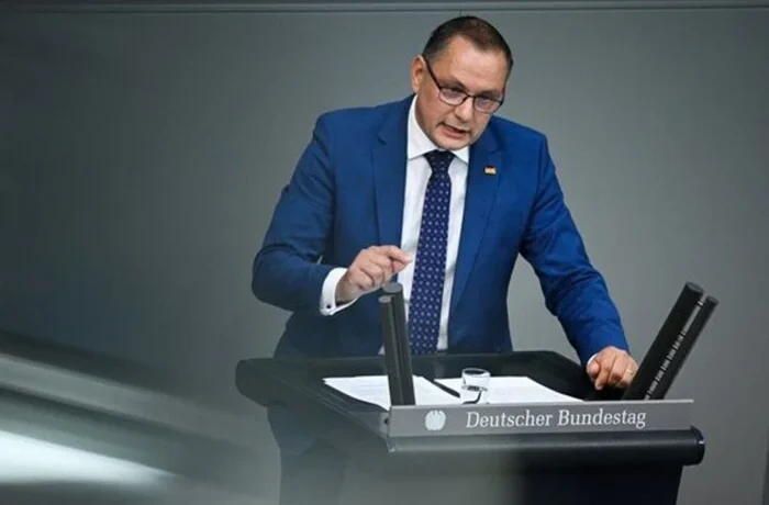 Лідер «Альтернативи для Німеччини» закликав зняти всі санкції з Росії та припинити допомогу Україні