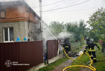 Російська атака спричинила пожежі на Хмельниччині