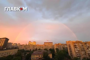 У небі над Києвом після вибухів і дощу з’явилася веселка