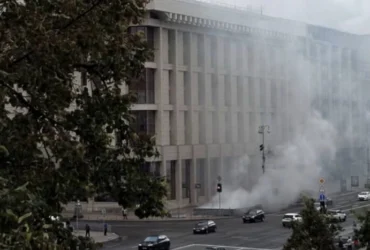 Під час зустрічі Зеленського з посланцями Трампа у центрі Києва сталася пожежа