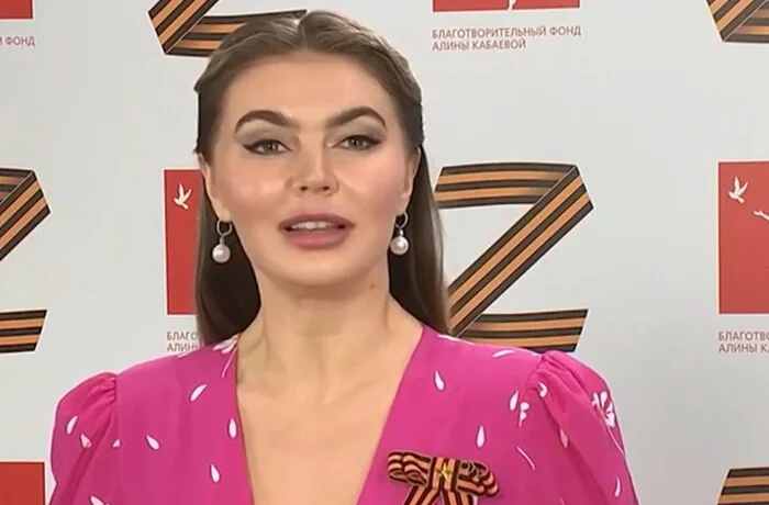 Медіахолдинг коханки Путіна придбав контрольну частку улюбленої газети російського диктатора