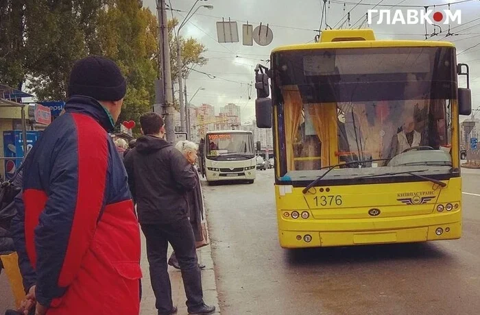 У Києві через наслідки атаки зупинилися трамваї №14, 15 та автобус №9